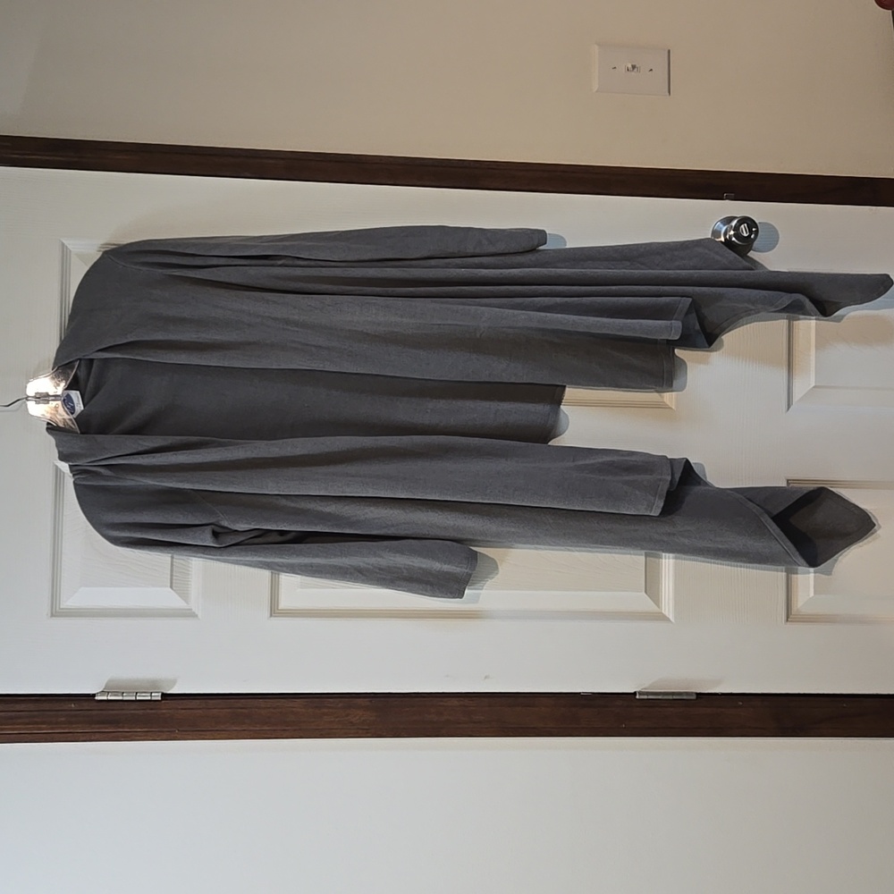 Cardigan extra large it's a bluish Gray